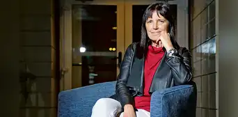 Claudia Piñeiro: “Muchas de las cosas que hacemos en la vida es para olvidarnos que existe la muerte”