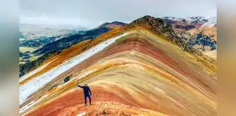 Yuracochas: ¿dónde está y cómo llegar a la ‘montaña de Siete Colores limeña’?