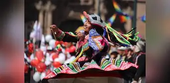 Cusco: Universidad Global y 22 institutos bailaron por el mes jubilar de la ciudad imperial [FOTOS]