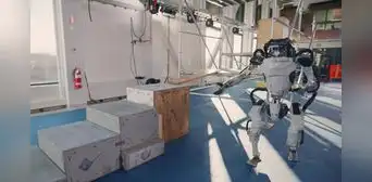 Crean un robot que tiene manos y miles se sorprenden al ver lo que puede hacer con ellas