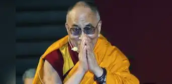 Dalái lama pide disculpas tras ser acusado de violentar a niño durante evento Dalái lama pide disculpas tras ser acusado de violentar a niño durante evento