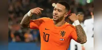 ¡Superó a Kluivert!: Depay se convirtió en el máximo goleador en un año natural de Países Bajos ¡Superó a Kluivert!: Depay se convirtió en el máximo goleador en un año natural de Países Bajos