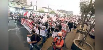 Encuesta IEP: crece apoyo a cambio de Constitución, y rechazan reelección Encuesta IEP: crece apoyo a cambio de Constitución, y rechazan reelección