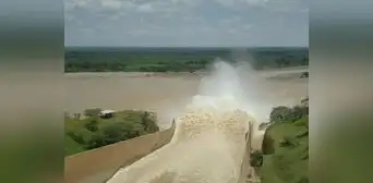 Piden evacuación de familias y agricultores ante crecida histórica del río Chira en Piura Piden evacuación de familias y agricultores ante crecida histórica del río Chira en Piura
