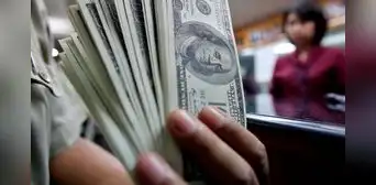 Dólar abre con ligero retroceso y cotiza en S/3,7343 este jueves 4 de enero
