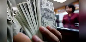 Dólar cierra la jornada al alza y se ubica en S/3,7450 este miércoles 17 de enero