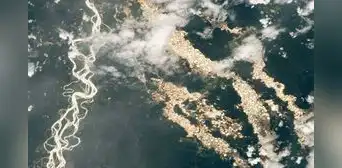La NASA capta desde el espacio ‘ríos de oro’ en la selva peruana La NASA capta desde el espacio ‘ríos de oro’ en la selva peruana