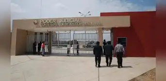 Policías que pidieron coima de 100 dólares a ecuatoriana son sentenciados a 6 años de cárcel Policías que pidieron coima de 100 dólares a ecuatoriana son sentenciados a 6 años de cárcel