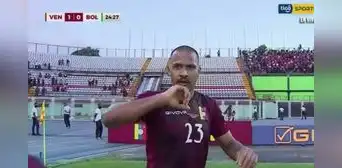 A puro toque: Salomón Rondón anotó el 1-0 de Venezuela ante Bolivia por las eliminatorias