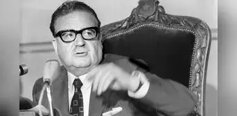 ¿Quién fue Salvador Allende y cuál fue su aporte para Chile? ¿Quién fue Salvador Allende y cuál fue su aporte para Chile?