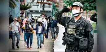 ¿Qué pasa si un policía me detiene y no presento mi DNI?