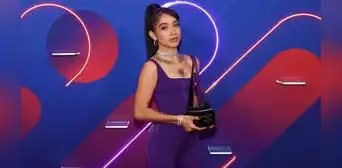 María Becerra gana premio como nueva artista del año en los Latin AMA’s 2022