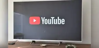 ¿Qué hacer si YouTube se traba o detiene en mi Smart TV?