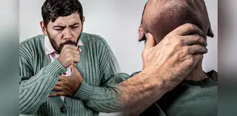 Si me ahogo con la saliva mientras hablo o duermo, ¿qué debo hacer?