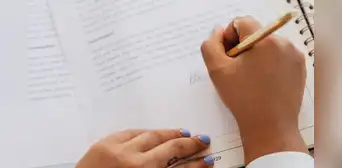 ¿Qué debo revisar antes de firmar mi contrato laboral?