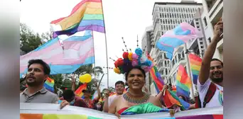 Ecuador: cientos desfilan por Día del Orgullo en Guayaquil Ecuador: cientos desfilan por Día del Orgullo en Guayaquil