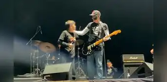 Niño fan de Leusemia sube al escenario y canta “Al colegio no voy más” con Daniel F