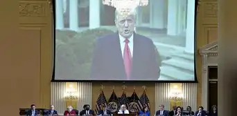 Trump siguió el asalto al Capitolio por Fox News y no lo detuvo, según comité del Congreso Trump siguió el asalto al Capitolio por Fox News y no lo detuvo, según comité del Congreso