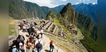 Machu Picchu en riesgo por excesiva carga de visitantes