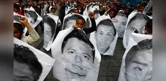 Caso Ayotzinapa: ordenan arrestar a 20 militares y 44 policías por desaparición de 43 estudiantes Caso Ayotzinapa: ordenan arrestar a 20 militares y 44 policías por desaparición de 43 estudiantes