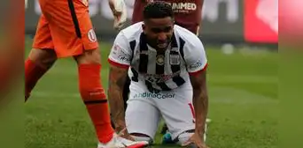 Campeón con Alianza Lima defendió a Farfán de las críticas: “Se le está faltando el respeto” Campeón con Alianza Lima defendió a Farfán de las críticas: “Se le está faltando el respeto”