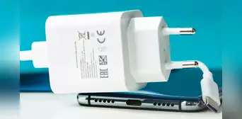 ¿Qué debes tener en cuenta al momento de comprar un cargador y cable para tu teléfono? ¿Qué debes tener en cuenta al momento de comprar un cargador y cable para tu teléfono?