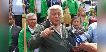 Fernando Olivera cuestionó campañas millonarias de candidatos en Cusco Fernando Olivera cuestionó campañas millonarias de candidatos en Cusco