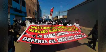 Comerciantes de Chiclayo cerrarán mercados el 20 de julio para exigir expropiación de tiendas Comerciantes de Chiclayo cerrarán mercados el 20 de julio para exigir expropiación de tiendas