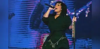 Demi Lovato pospone concierto tras perder la voz: “Me rompe el corazón” Demi Lovato pospone concierto tras perder la voz: “Me rompe el corazón”