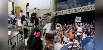 El CNE acusa al Gobierno de Dina Boluarte de censurar voces críticas y constructivas El CNE acusa al Gobierno de Dina Boluarte de censurar voces críticas y constructivas
