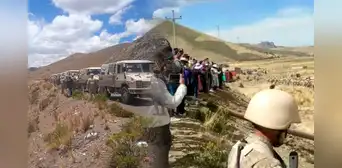 Decenas de soldados y unidades militares del Ejército se acercan a la ciudad de Puno Decenas de soldados y unidades militares del Ejército se acercan a la ciudad de Puno