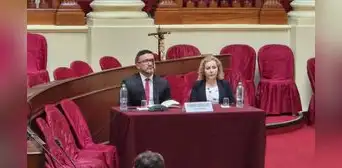 Geiner Alvarado se presenta ante Comisión de Fiscalización con Rosa Bartra como abogada