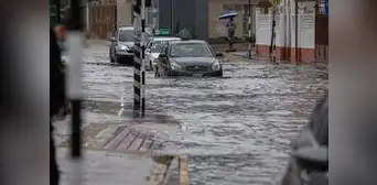 Intensa lluvia se registró en Arequipa y calles quedaron inundadas Intensa lluvia se registró en Arequipa y calles quedaron inundadas