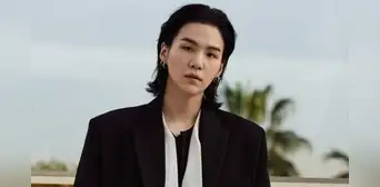 ¿Qué outfit lució Suga de BTS en el desfile de Valentino y por qué se hizo tendencia en Twitter? ¿Qué outfit lució Suga de BTS en el desfile de Valentino y por qué se hizo tendencia en Twitter?