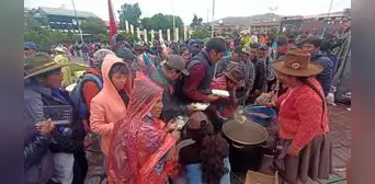 "Seguiremos luchando aunque sea todo el año", advierten a Dina Boluarte comuneros de Cusco "Seguiremos luchando aunque sea todo el año", advierten a Dina Boluarte comuneros de Cusco