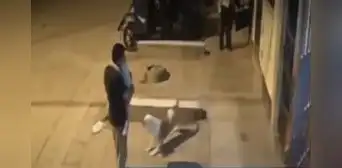 La Victoria: perro atacó a padre de familia y a su menor hija en brazos La Victoria: perro atacó a padre de familia y a su menor hija en brazos