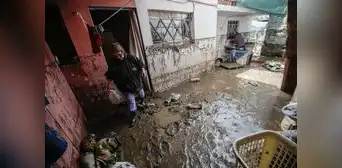 Arequipa: lluvia llegó con granizo e inundó de casas