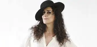 Cécica Bernasconi : “Hacer teatro es un acto de rebeldía y supervivencia” Cécica Bernasconi : “Hacer teatro es un acto de rebeldía y supervivencia”