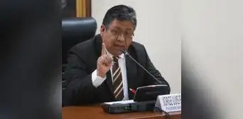 Congresista Flores: es momento de dejar el cargo Congresista Flores: es momento de dejar el cargo