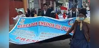 Fiscalía investiga a comerciantes de Puno por bloqueos durante protestas contra Dina Boluarte Fiscalía investiga a comerciantes de Puno por bloqueos durante protestas contra Dina Boluarte