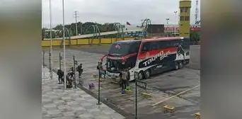 Bloqueo de vías sigue afectando al transporte de personas y alimentos en Arequipa