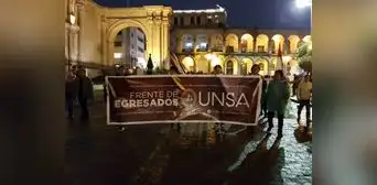 En plena lluvia, colectivos se movilizaron en Arequipa contra Dina Boluarte y el Congreso En plena lluvia, colectivos se movilizaron en Arequipa contra Dina Boluarte y el Congreso