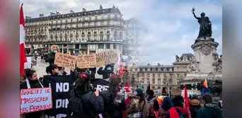 Comunidad peruana en Francia protesta contra Dina Boluarte Comunidad peruana en Francia protesta contra Dina Boluarte