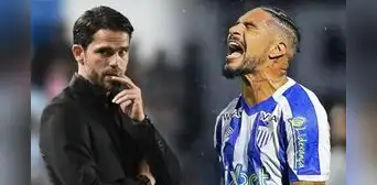 Paolo Guerrero y su DT Fernando Gago tuvieron tenso diálogo previo a su llegada a Racing Paolo Guerrero y su DT Fernando Gago tuvieron tenso diálogo previo a su llegada a Racing