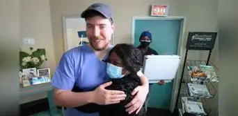 Youtuber MrBeast costea la cirugía de 1.000 invidentes para que puedan ver por primera vez Youtuber MrBeast costea la cirugía de 1.000 invidentes para que puedan ver por primera vez