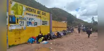 ¡Sin gas doméstico! Ciudadanos madrugaron para conseguir GLP envasado en Cusco ¡Sin gas doméstico! Ciudadanos madrugaron para conseguir GLP envasado en Cusco