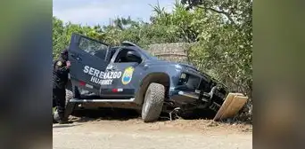Áncash: patrullero evita atropellar a 2 perros y maniobra casi termina en tragedia Áncash: patrullero evita atropellar a 2 perros y maniobra casi termina en tragedia