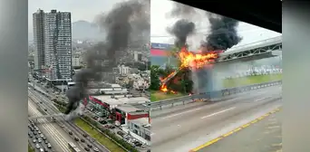 Controlan incendio en puente peatonal de Paseo de la República Controlan incendio en puente peatonal de Paseo de la República