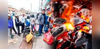 Familias de Cusco ahora cocinan con carbón por falta de gas: “Para todo hay solución” Familias de Cusco ahora cocinan con carbón por falta de gas: “Para todo hay solución”