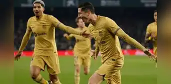 Barcelona venció 2-1 a Betis y le saca 8 puntos de ventaja al Real Madrid como líder de LaLiga